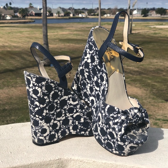 Michael kors navy and white platform wedge - Picture 3 of 4